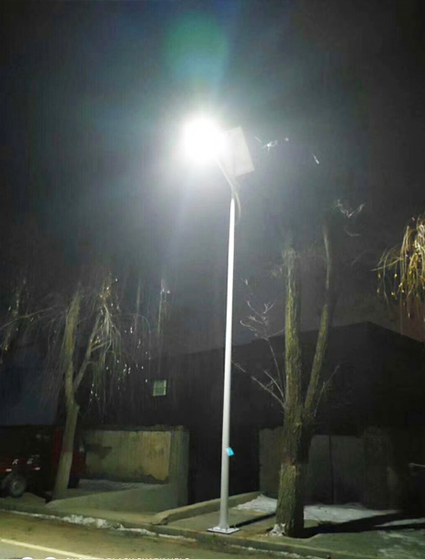 积石山县青松路街道太阳能路灯项目