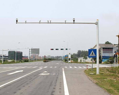 青松路街道监控灯