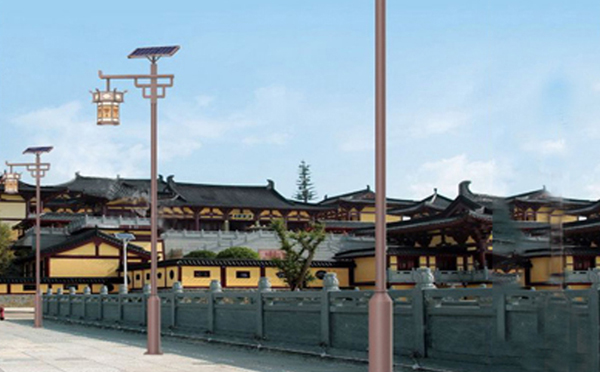 抗风型青松路街道太阳能路灯：保障稳定照明不受风害