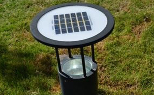 别墅庭院氛围营造：青松路街道草坪灯选型与布光技巧