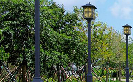 太阳能青松路街道庭院灯价格为何差三倍？关键看这几点